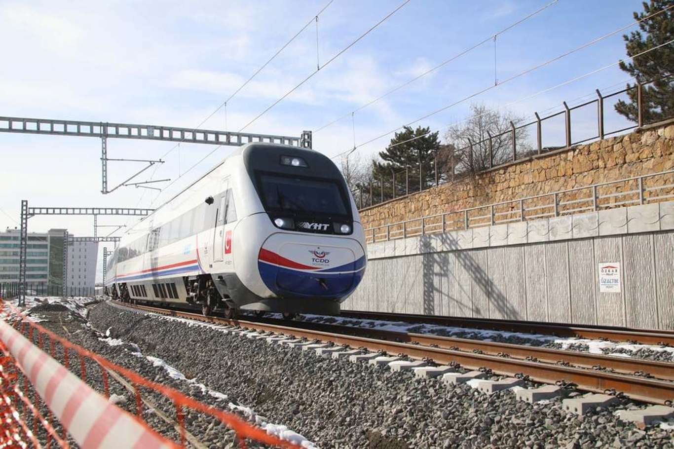 Yüksek Hızlı Tren Sivas'a ulaştı Yüksek Hızlı Tren Sivas'a ulaştı